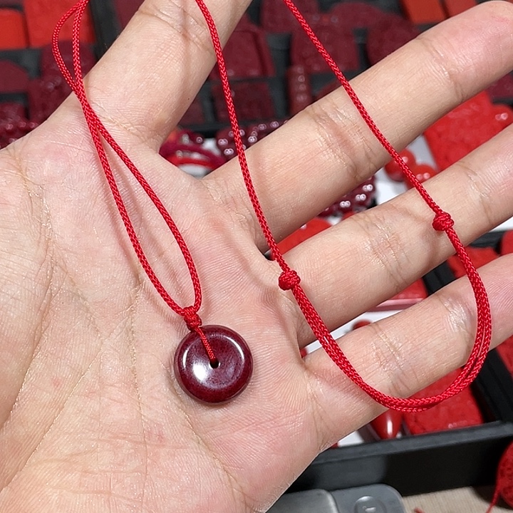 天然辰砂高压天然原石平安扣宝宝吊坠