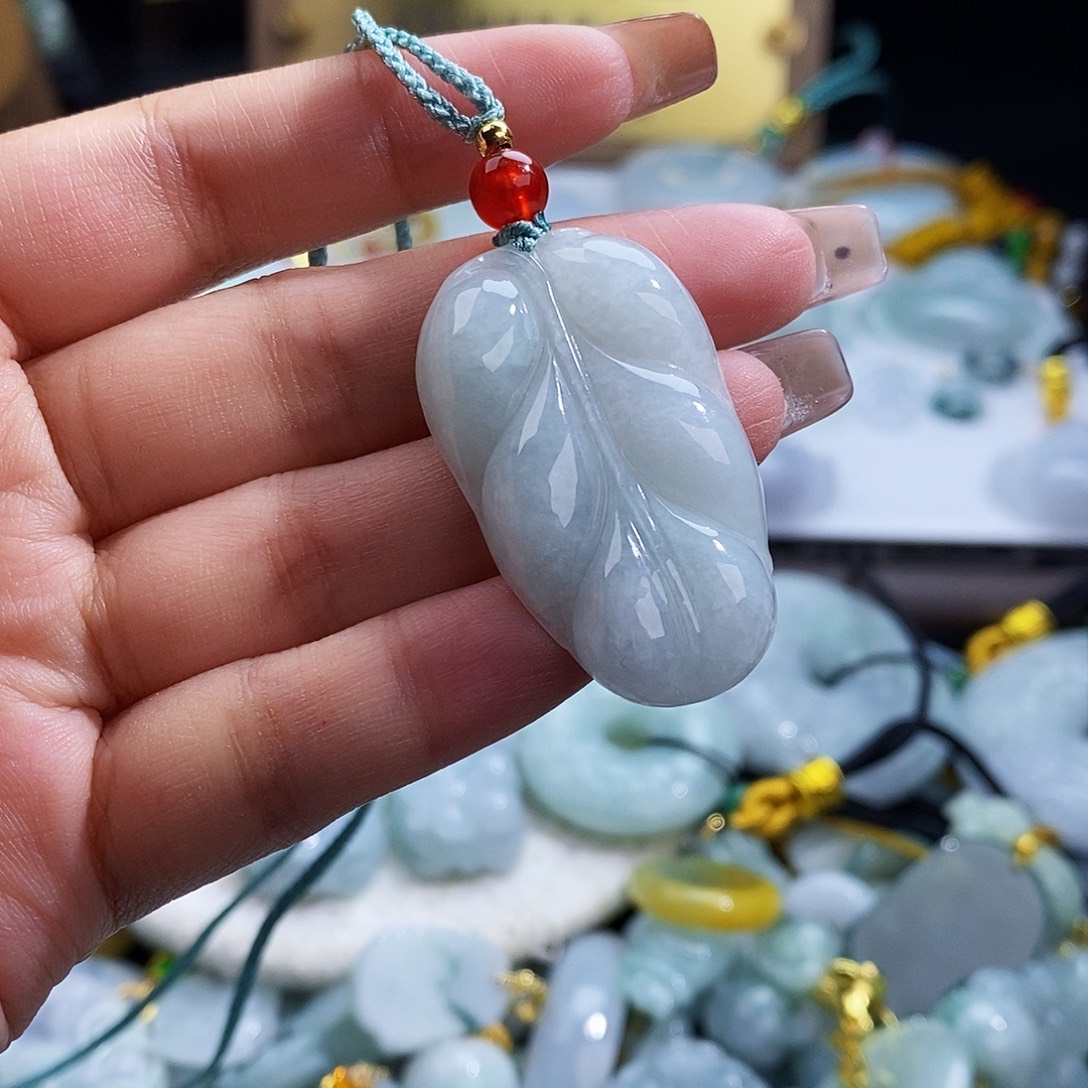 翡翠未镶嵌颈饰4738