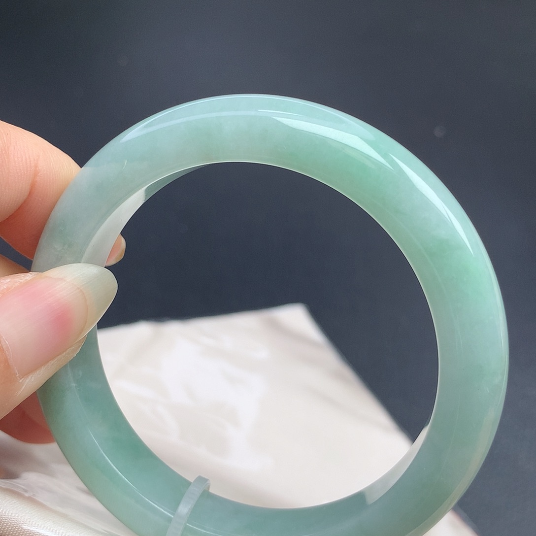 翡翠未镶嵌手镯53.7圈口