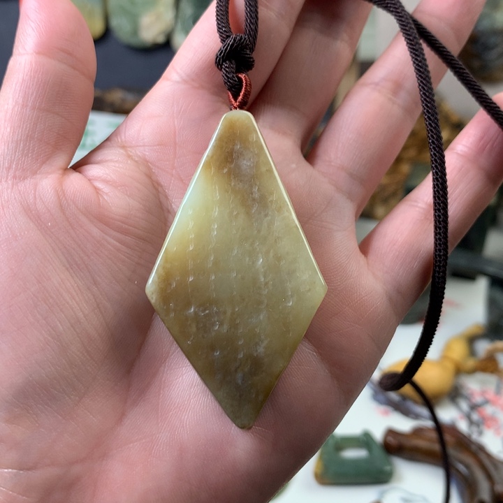 岫岩老玉（透闪石质玉）挂件未镶嵌