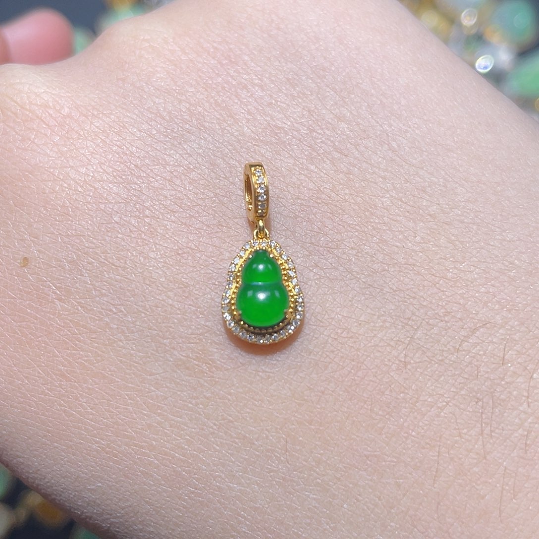 翡翠颈饰18K金镶嵌悠****n吊坠