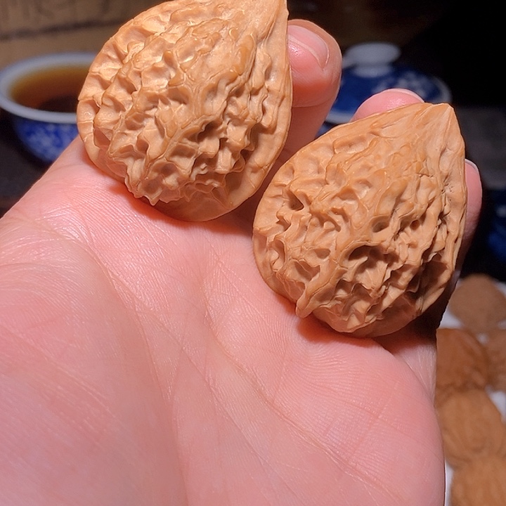 文玩核桃手把件野生子龙