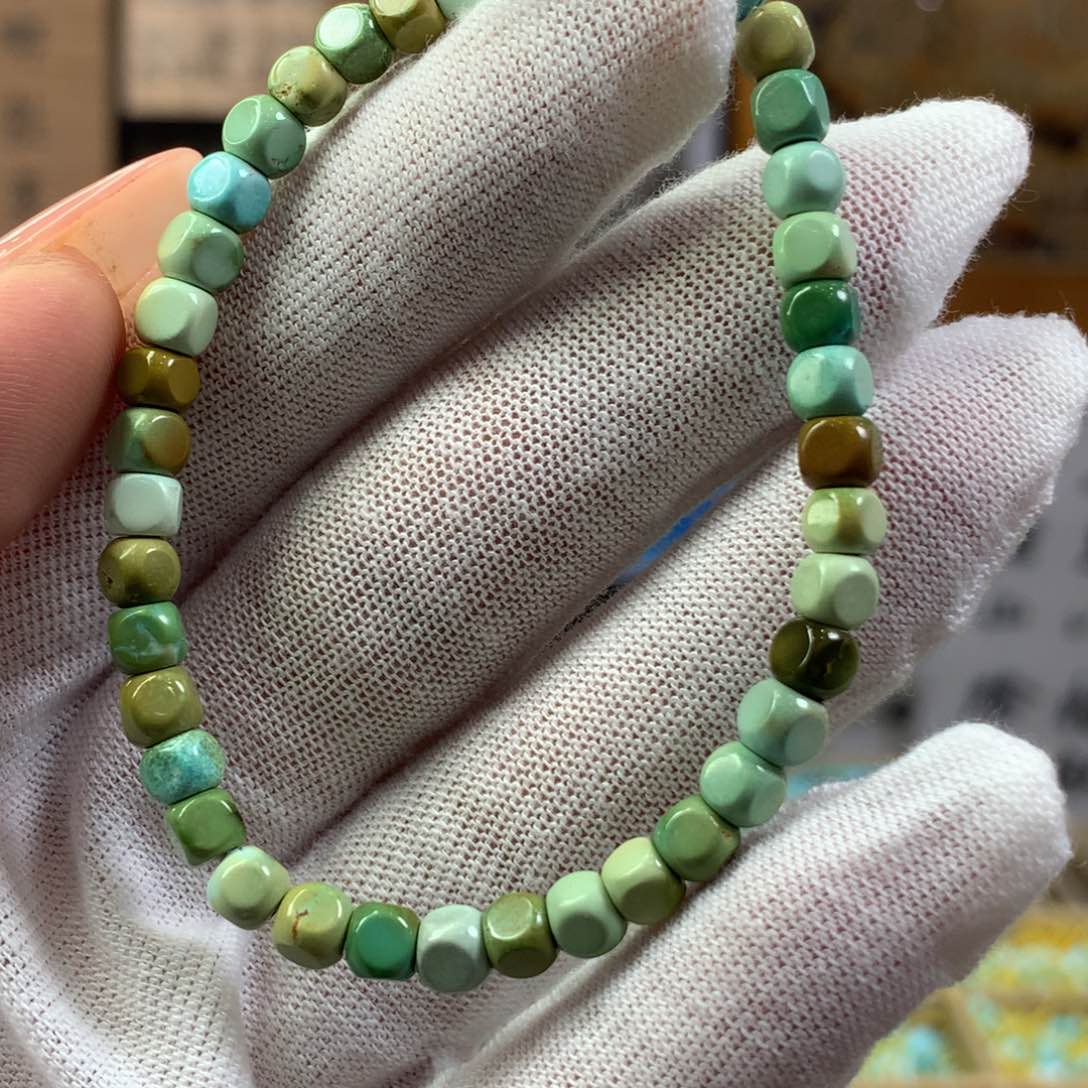 绿松石未镶嵌挂件