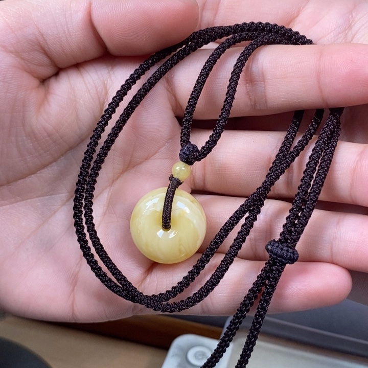 琥珀裸石未镶嵌平安扣