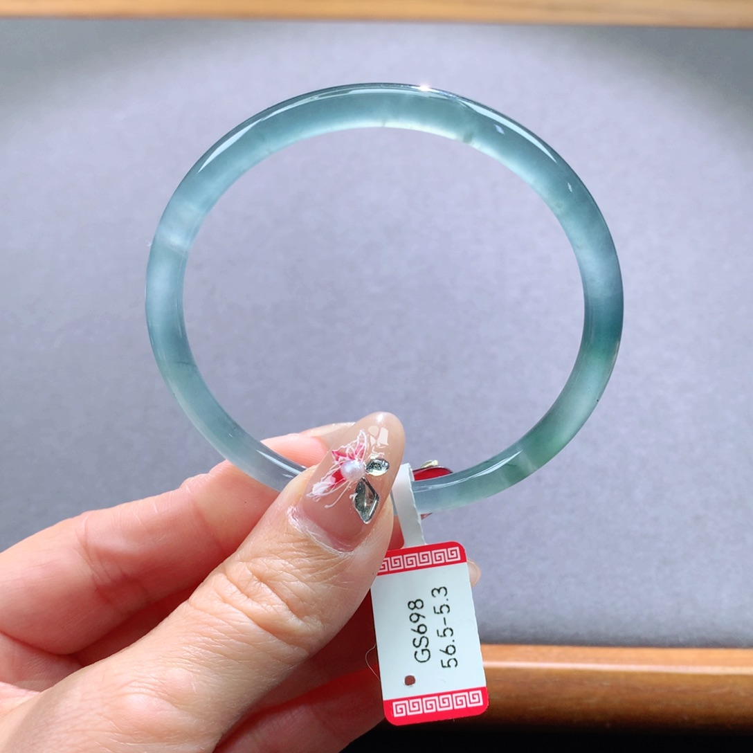 翡翠手镯未镶嵌天然翡翠手镯叮当镯