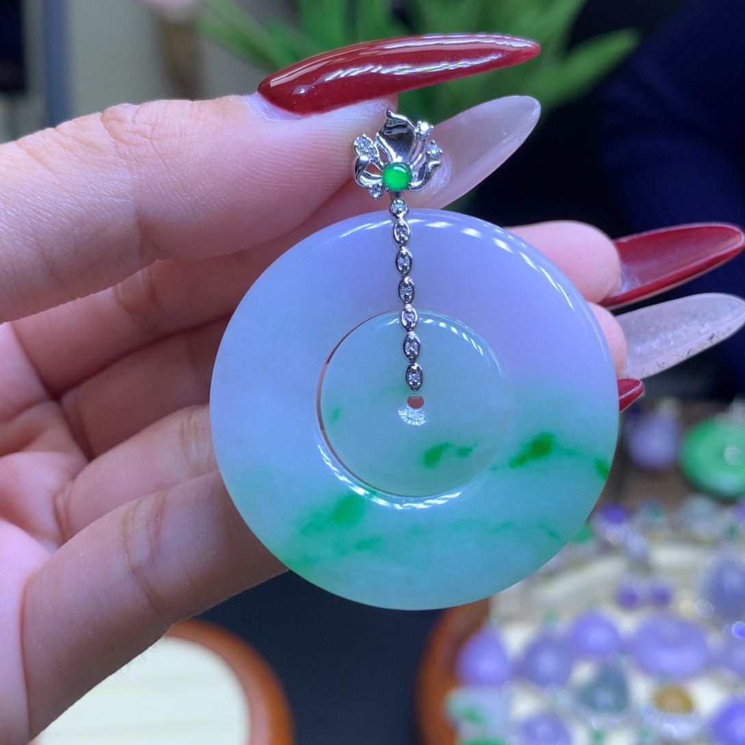 翡翠颈饰18K金镶嵌天然