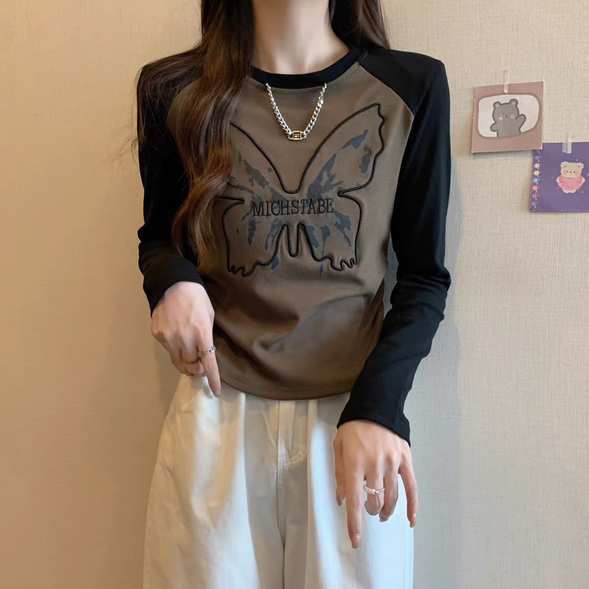 【清清】女装秋季新款设计感蝴蝶印花百搭宽松长袖T恤内搭打底衫