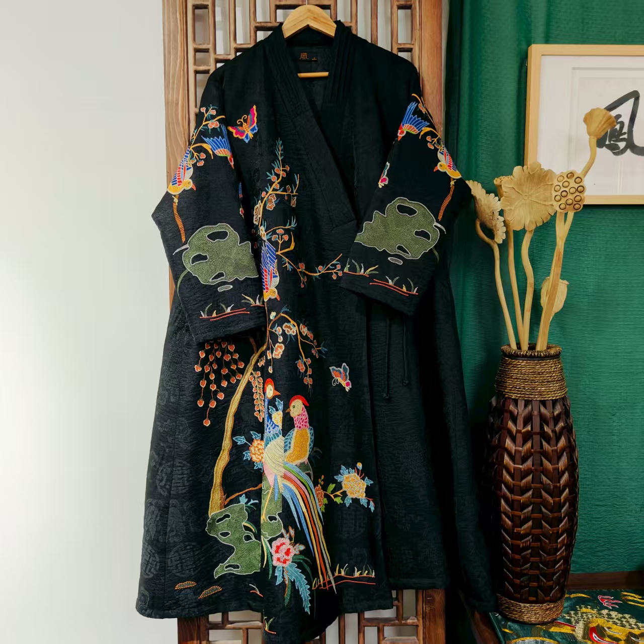 （LS441-7）凤徕兮定制黑色福禄底喜上眉梢打籽绣斜襟系带棉服（棉）