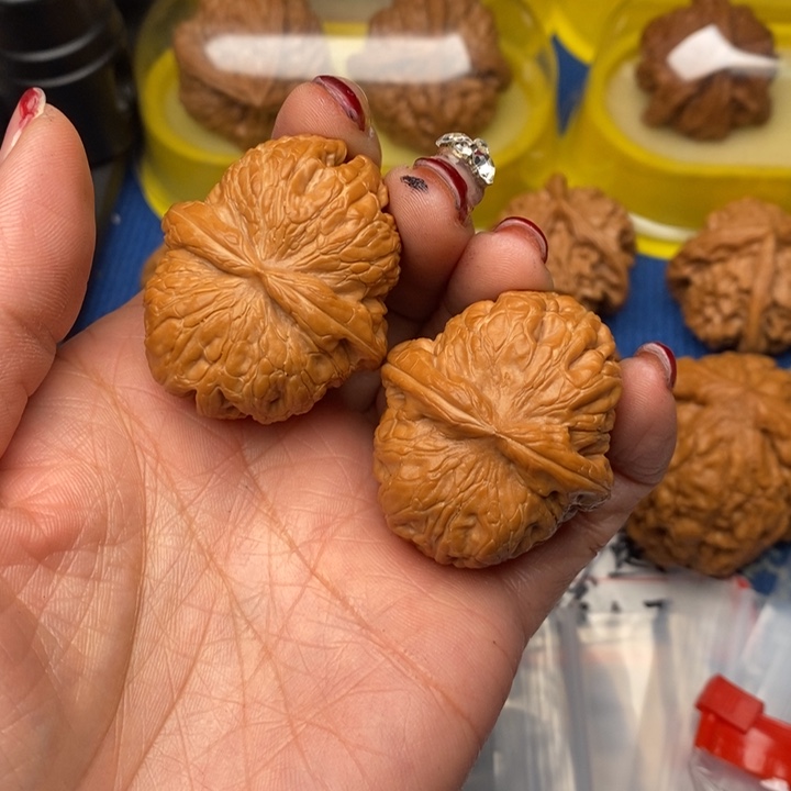 墨***雨桃核吊坠元宝核桃