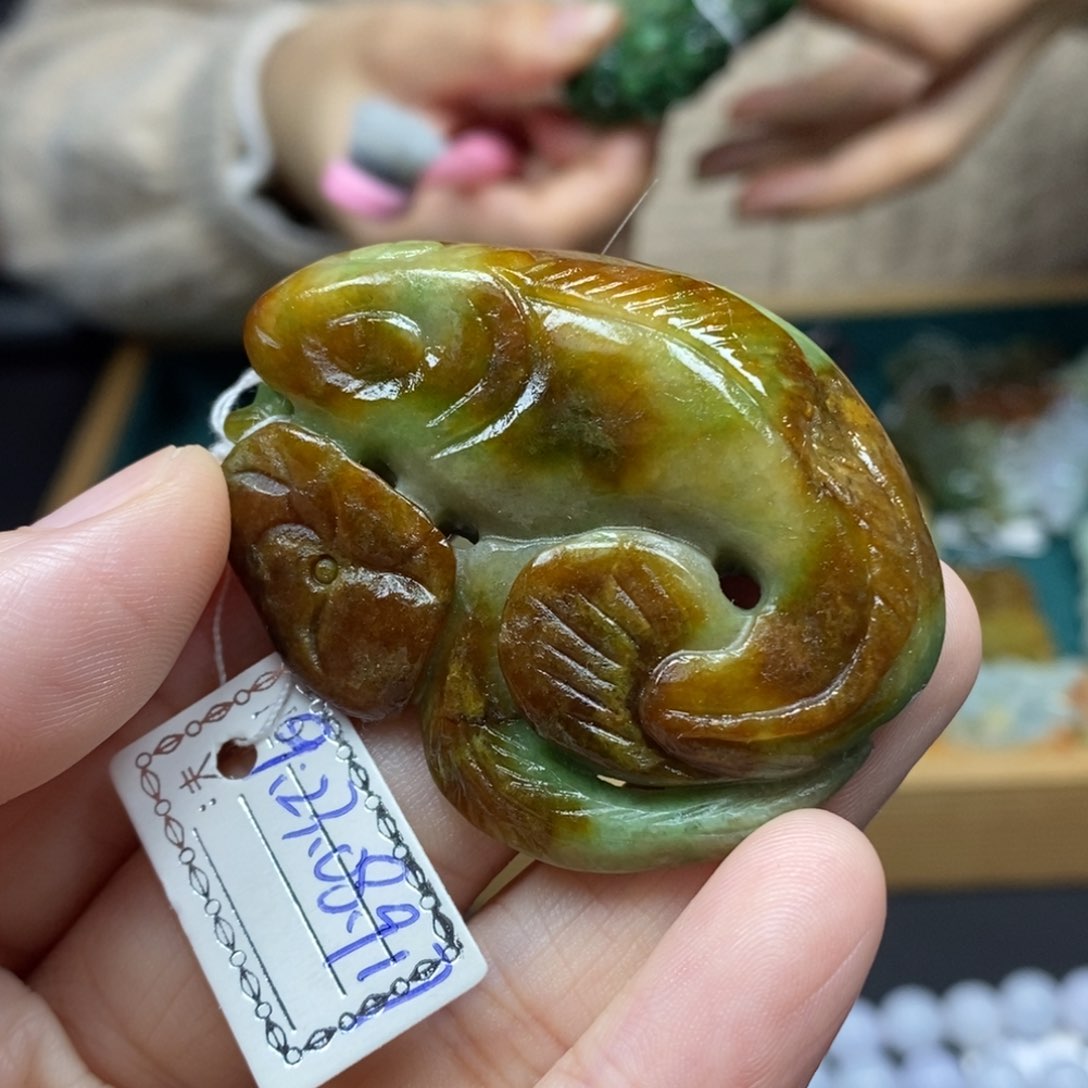 翡翠颈饰未镶嵌鲶鱼76号