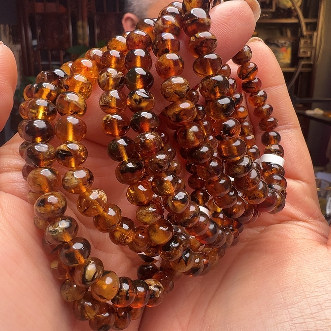 琥珀未镶嵌裸石抚顺琥珀10690七多样性发其一