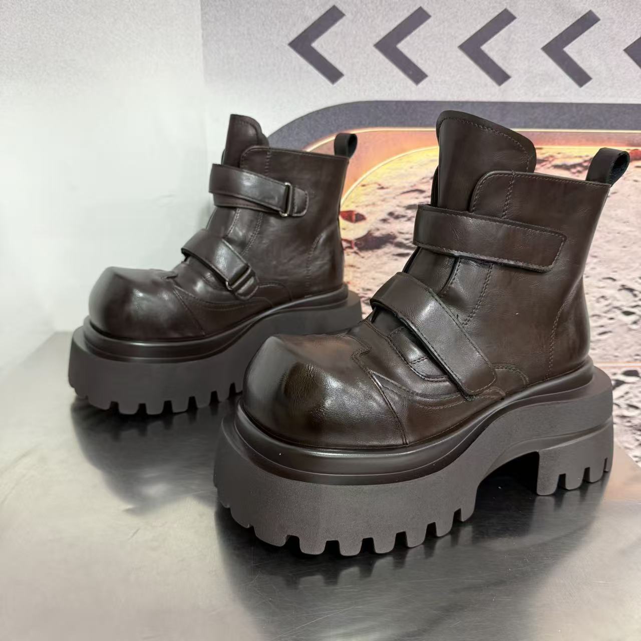 225-9绵里新款2025精品百搭潮流马丁靴中筒烟筒黑色女士