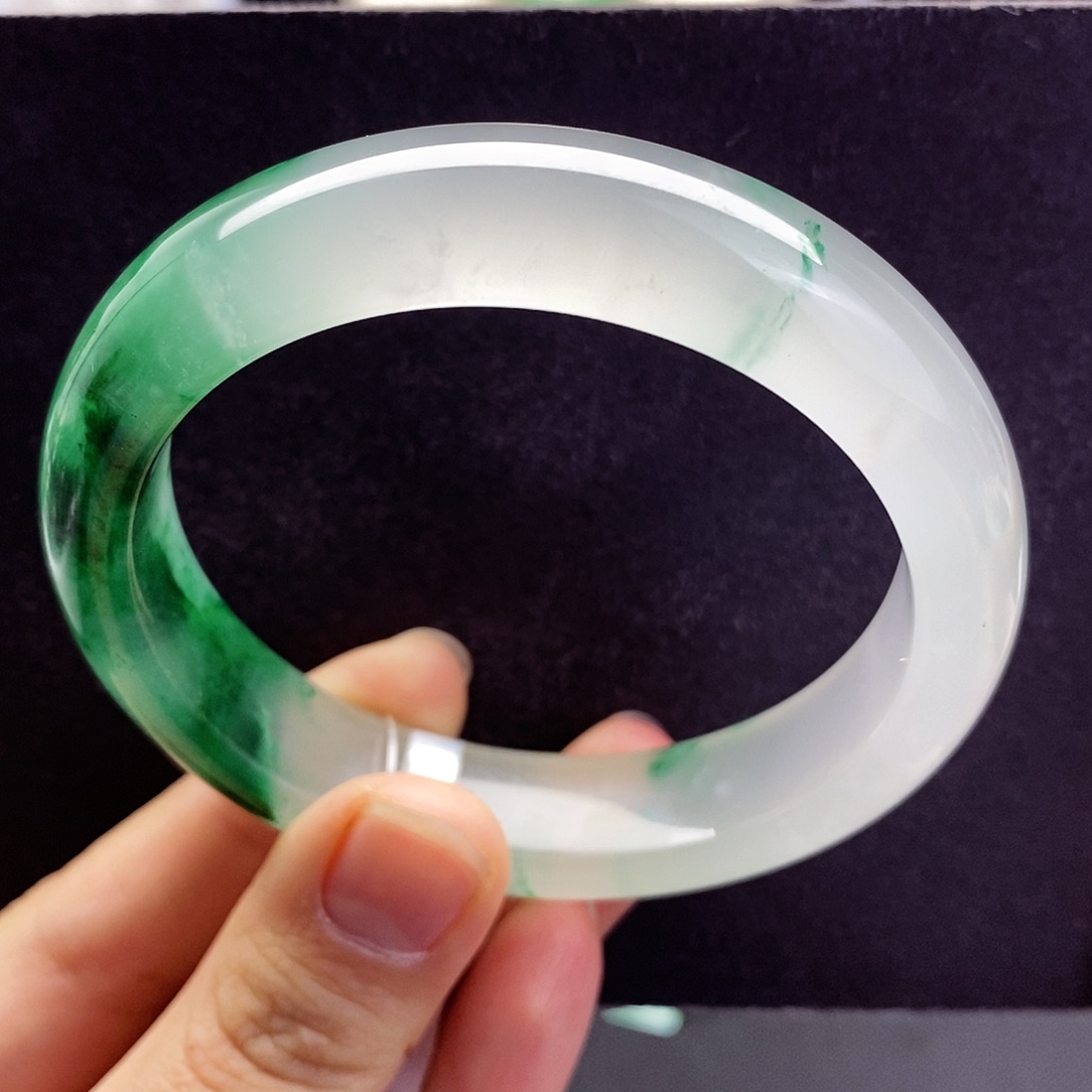 石英质玉未镶嵌手镯