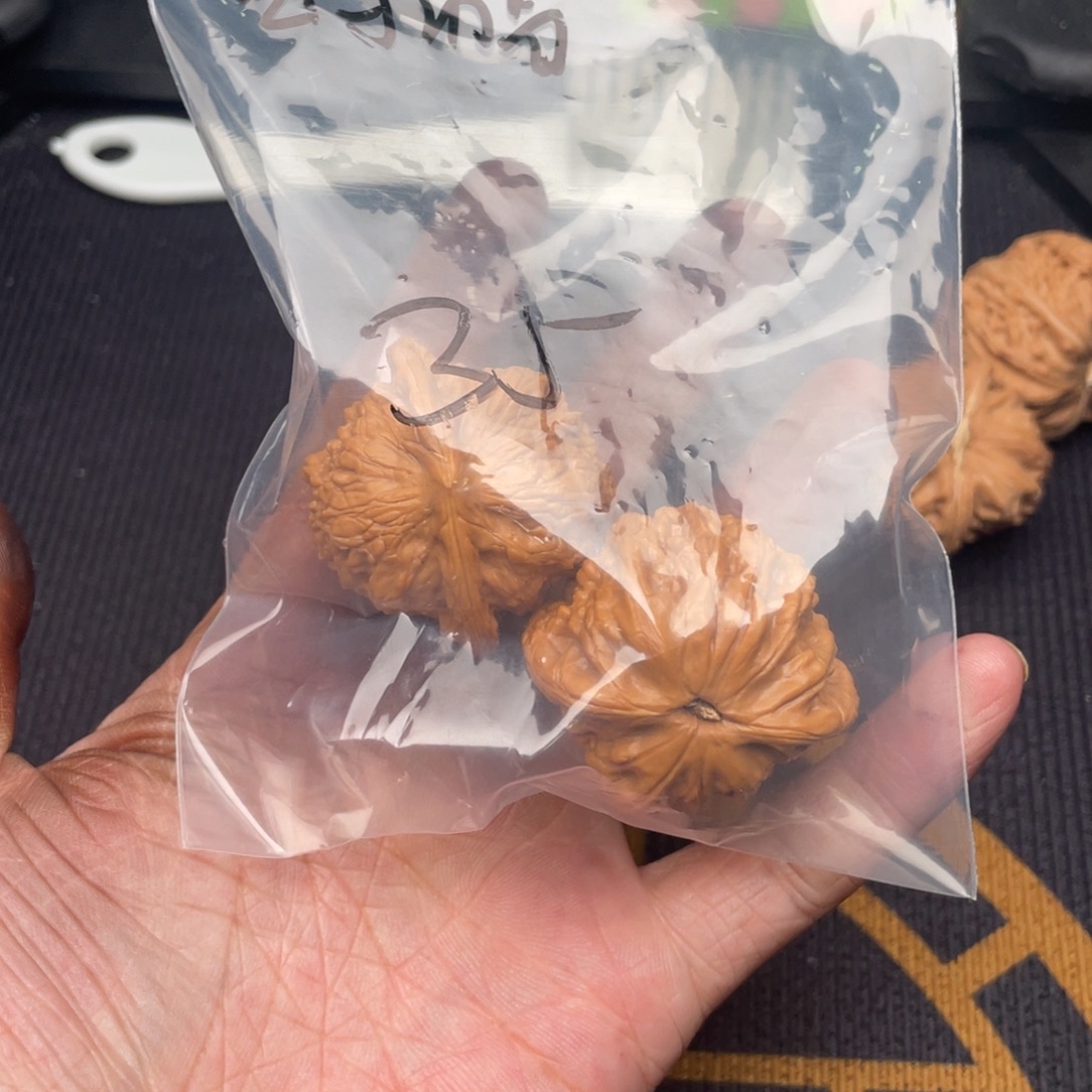 太***轻文玩核桃吊坠公子帽
