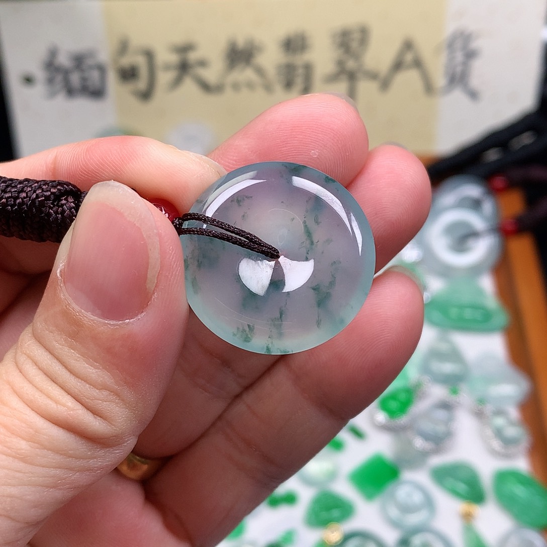 翡翠裸石缅甸天然A货翡翠阳绿平安扣