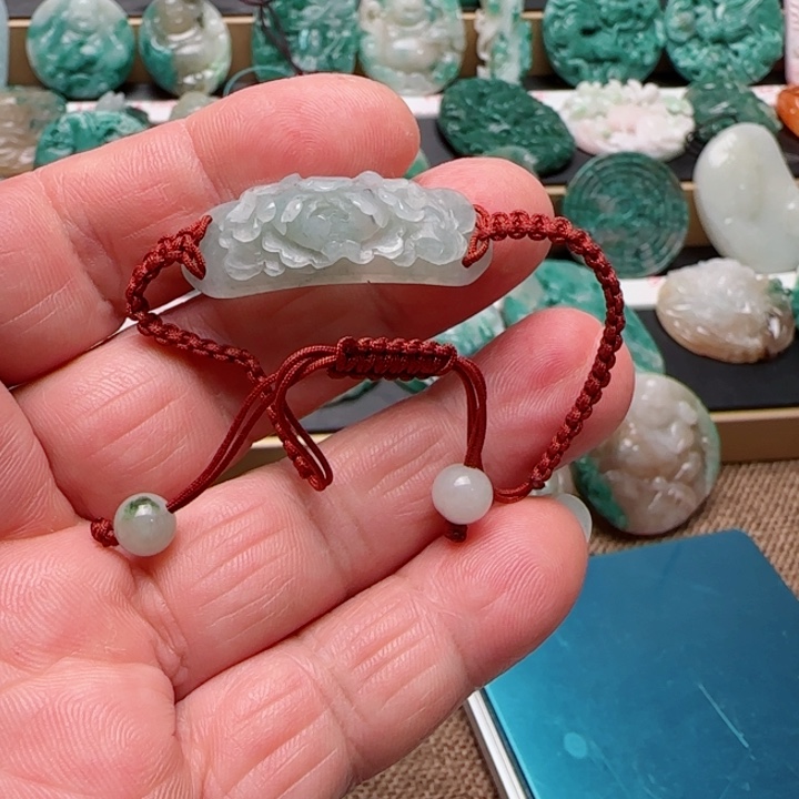 独山玉未镶嵌颈饰