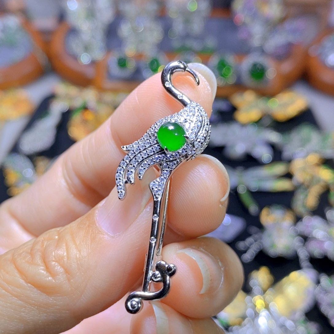 翡翠颈饰银S925镶嵌天然翡翠