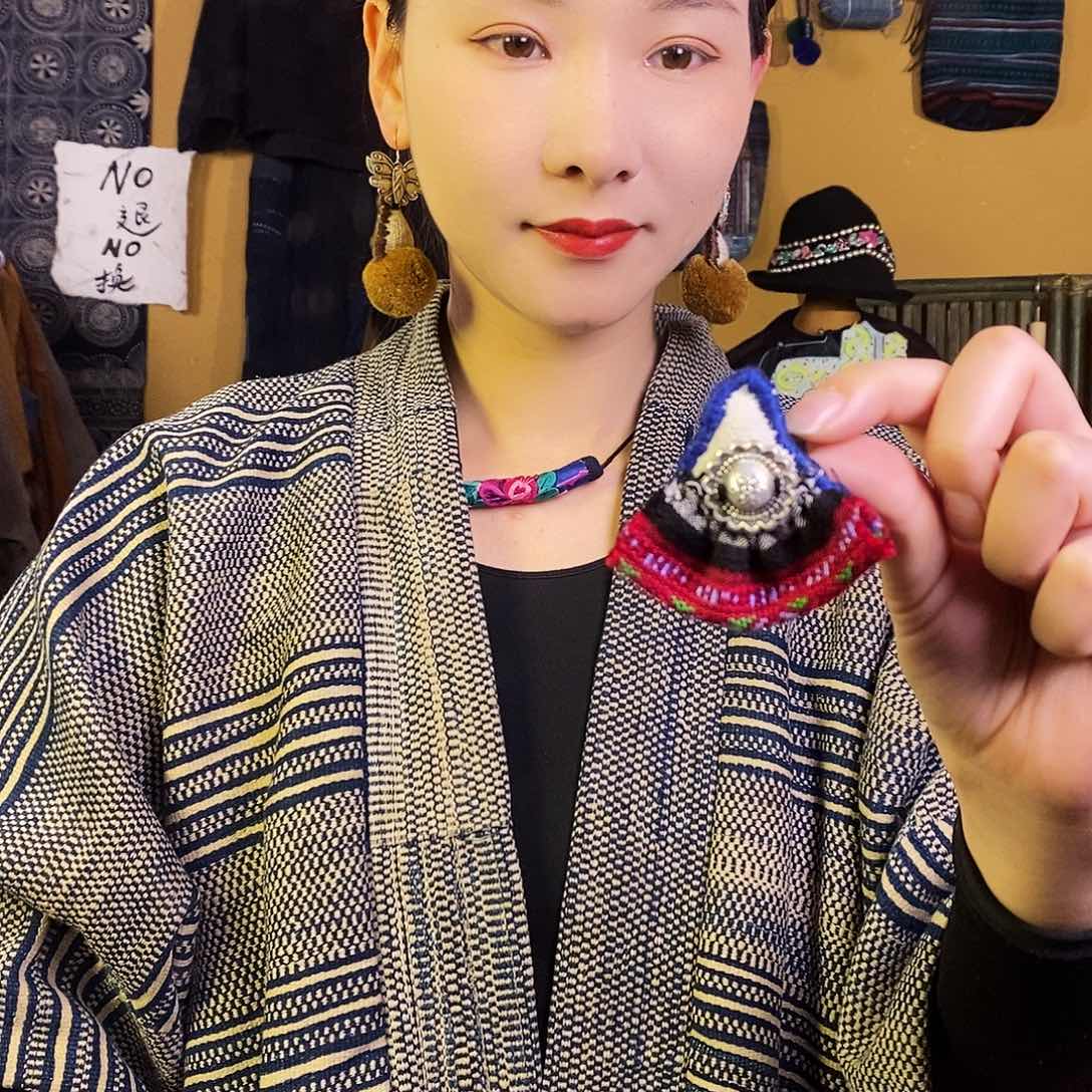 织绣手工老绣胸针