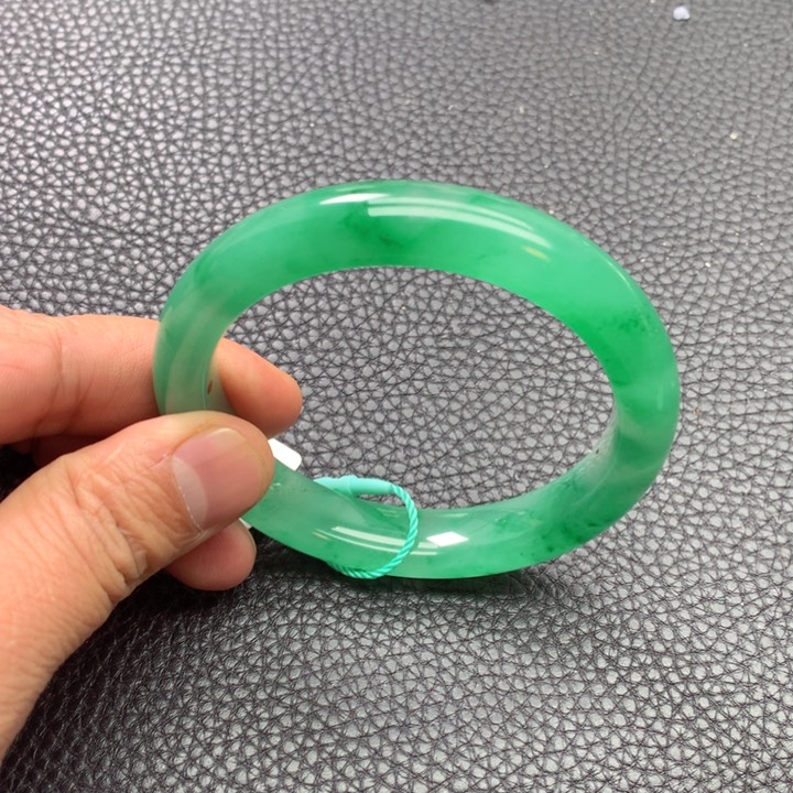 石英质玉手镯未镶嵌懂****蜂