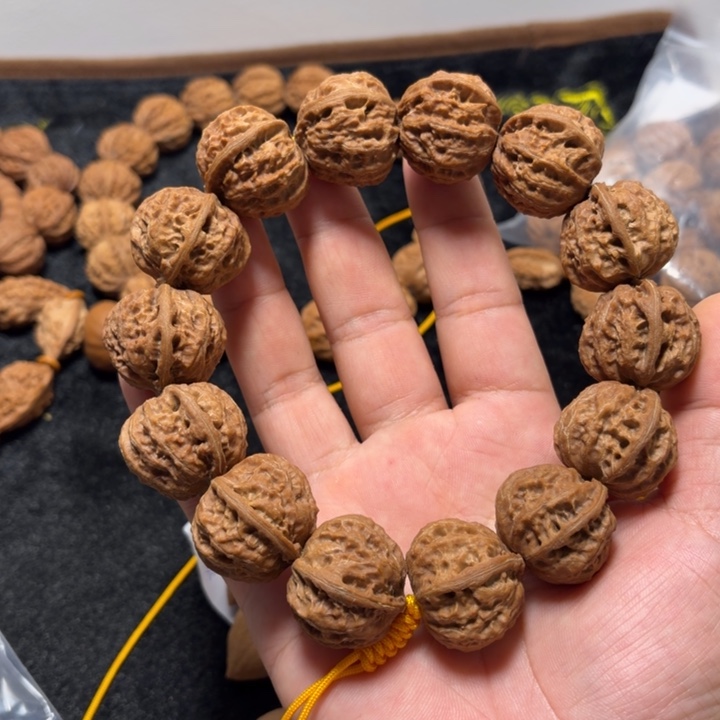 天****文玩核桃手串狮子头手训