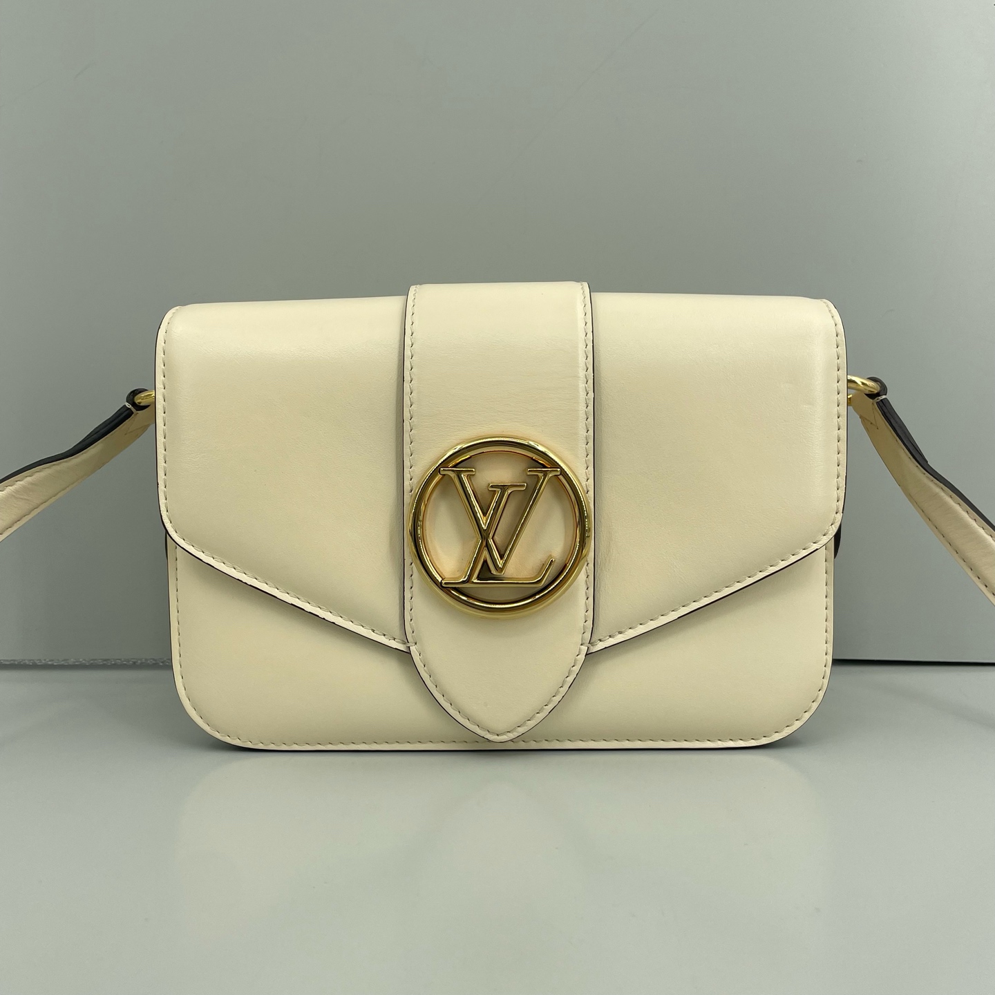 95新 LouisVuitton/路易威登 优选/Pont9米白色单肩斜挎包/23×16