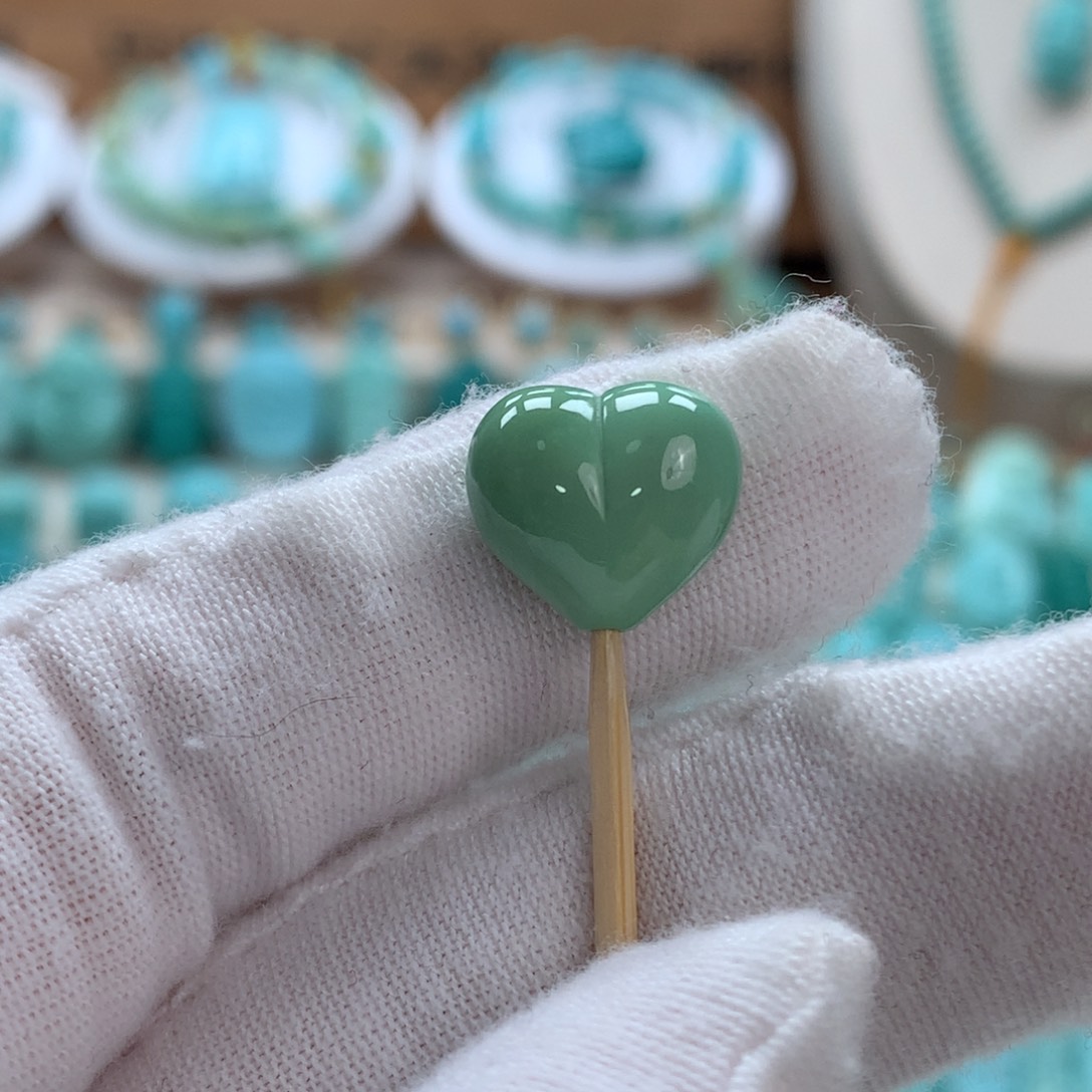 绿松石未镶嵌绿松石爱心屁桃