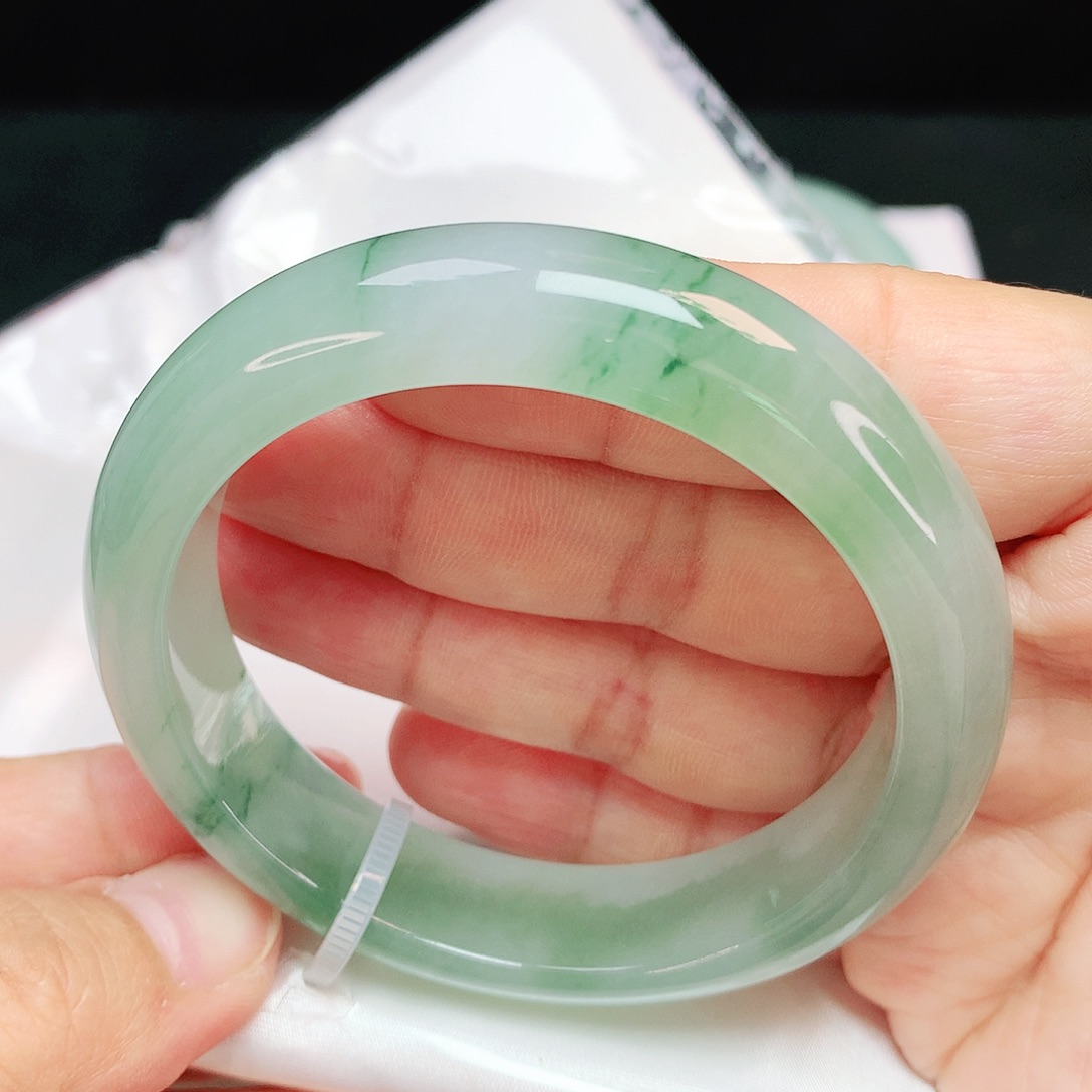 翡翠未镶嵌手镯正圈53