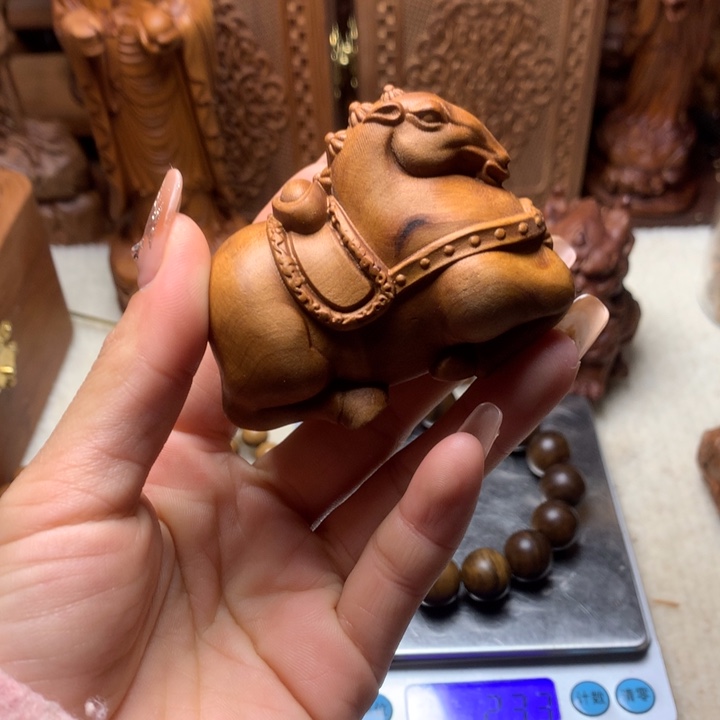 檀香木其他老山檀香手把件瑕疵