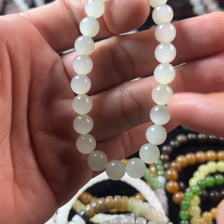 和田玉未镶嵌手串