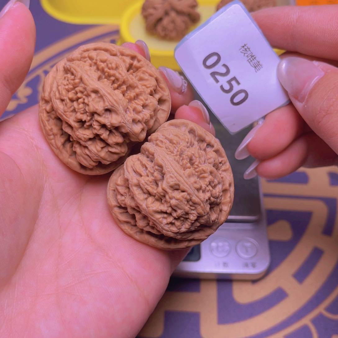 文玩核桃把件粗筋44～0250