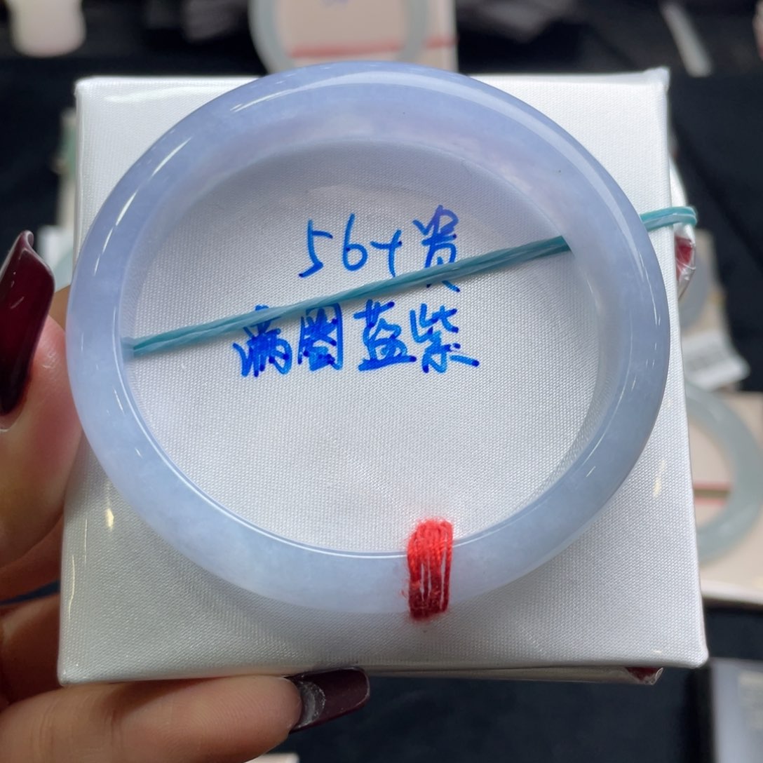 翡翠手镯未镶嵌翡翠手镯