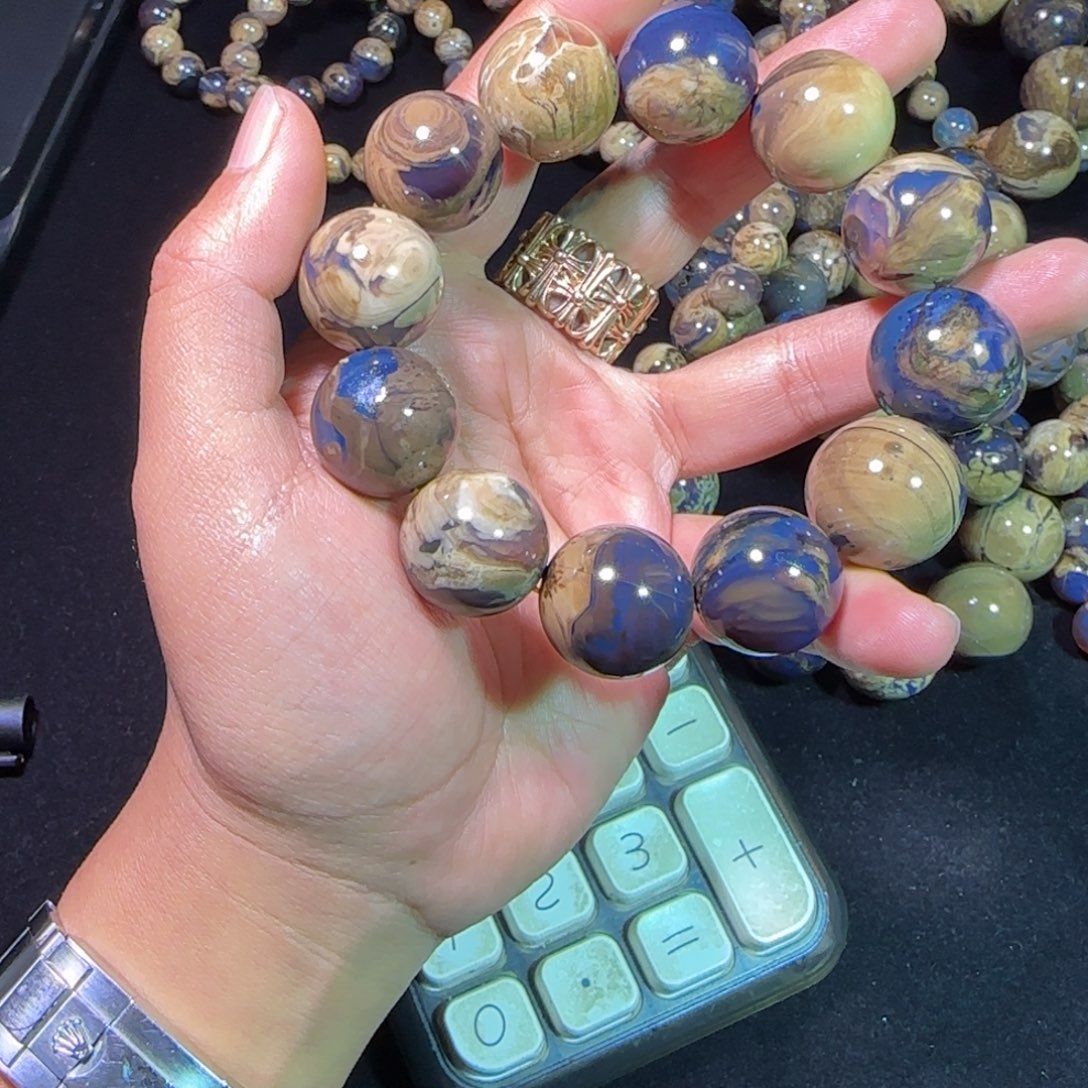 琥珀未镶嵌裸石琥珀