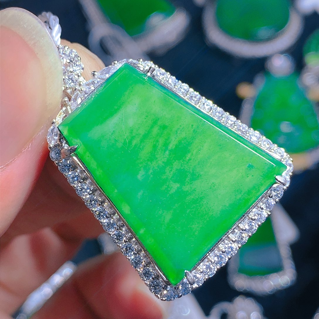 翡翠颈饰银S925镶嵌吊坠