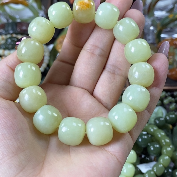 透闪石质玉手串未镶嵌归*者