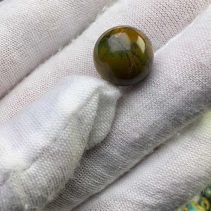 南红玛瑙未镶嵌珠宝奇石