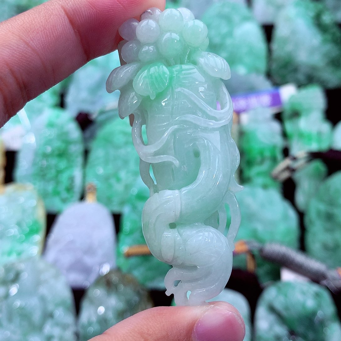 吊坠(不含链)未镶嵌翡翠