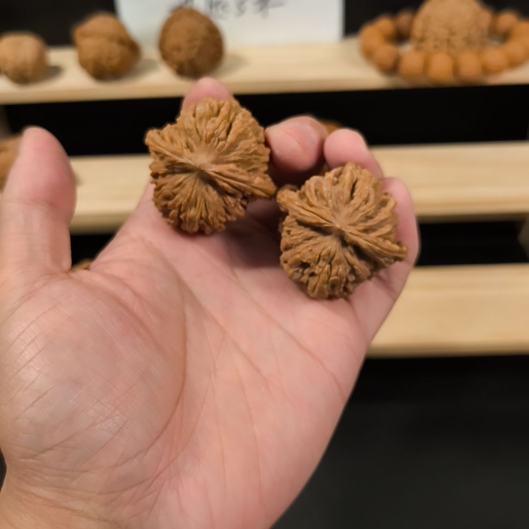 文玩核桃吊坠43+四座楼