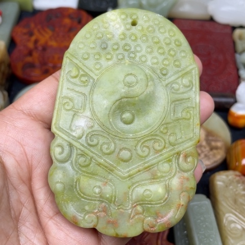 蛇纹石玉未镶嵌颈饰15