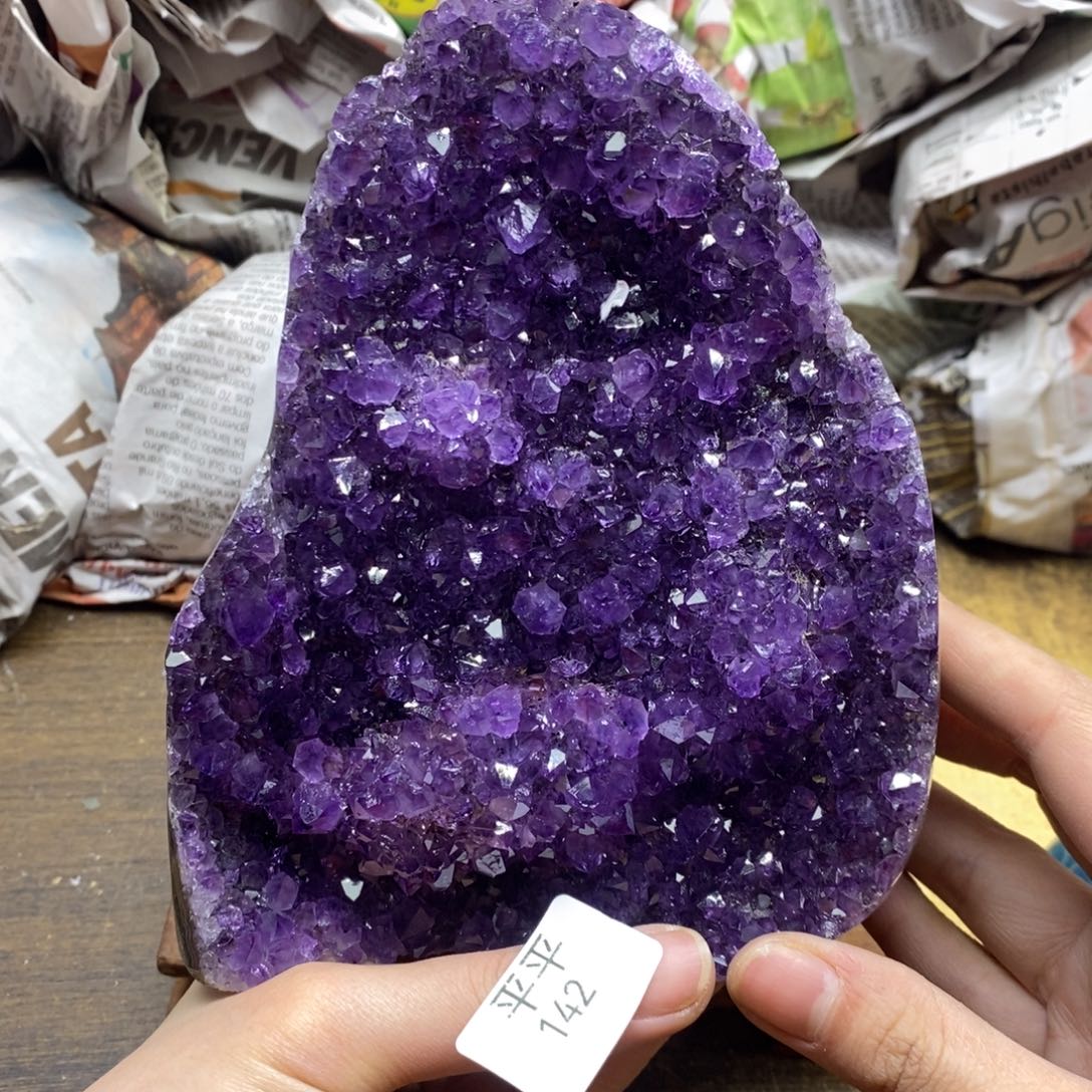 紫晶乌拉圭未镶嵌