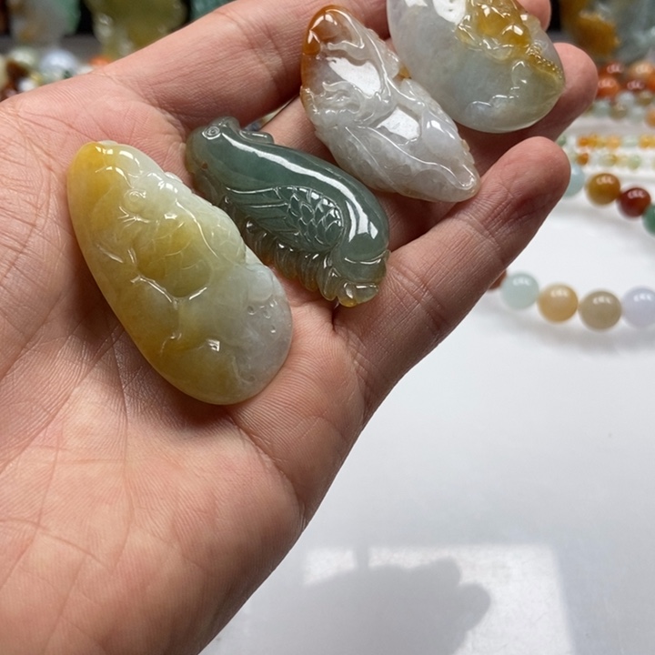 翡翠吊坠(不含链)未镶嵌?***中