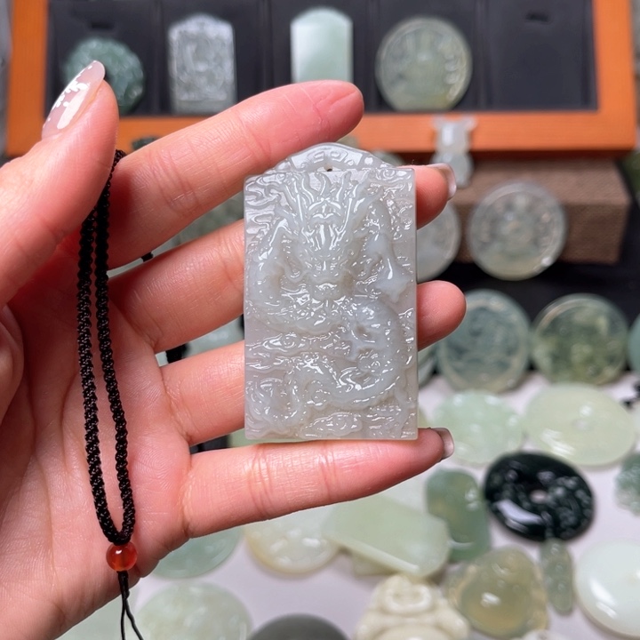 岫玉吊坠(赠链)未镶嵌