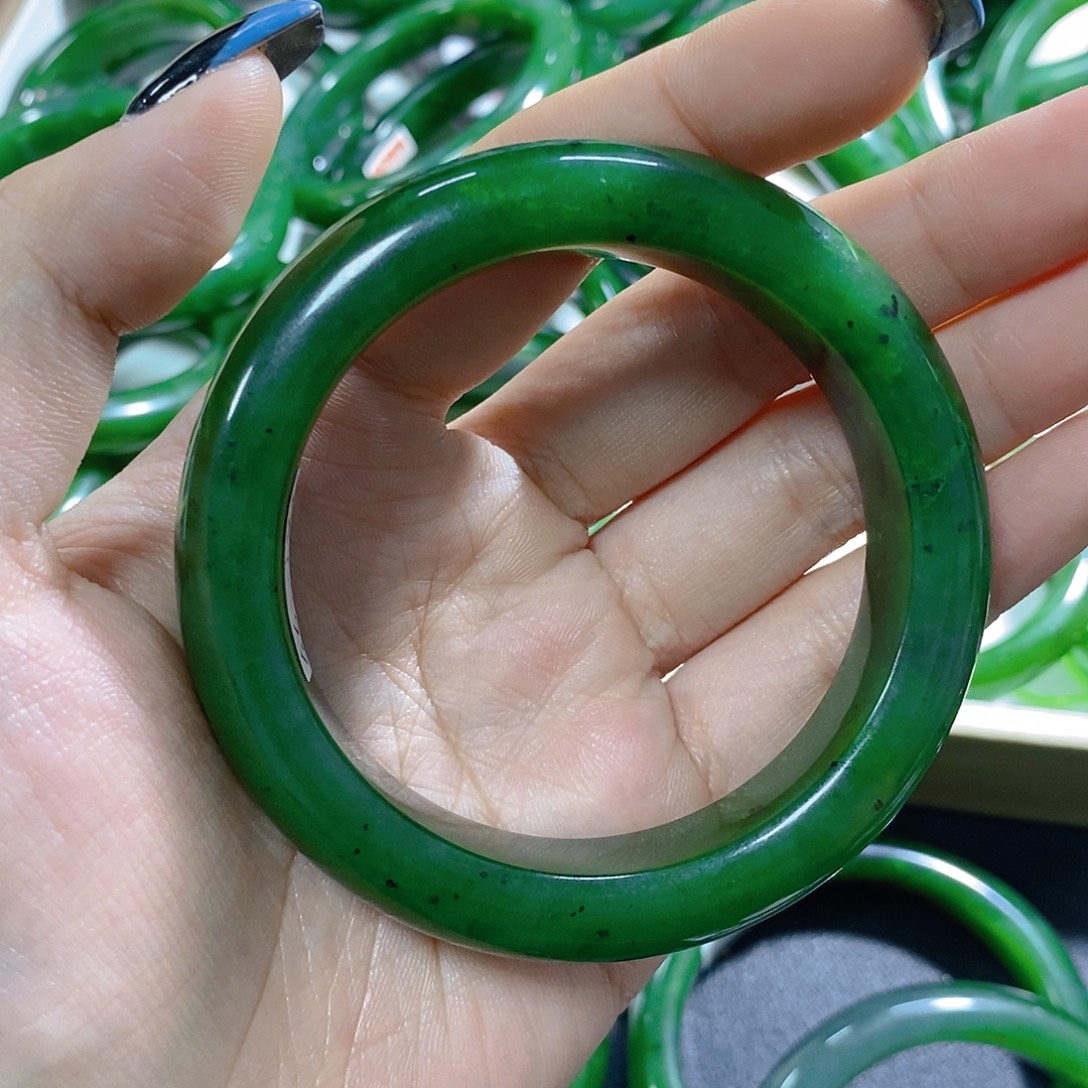 暗***香和田玉（碧玉）未镶嵌手链