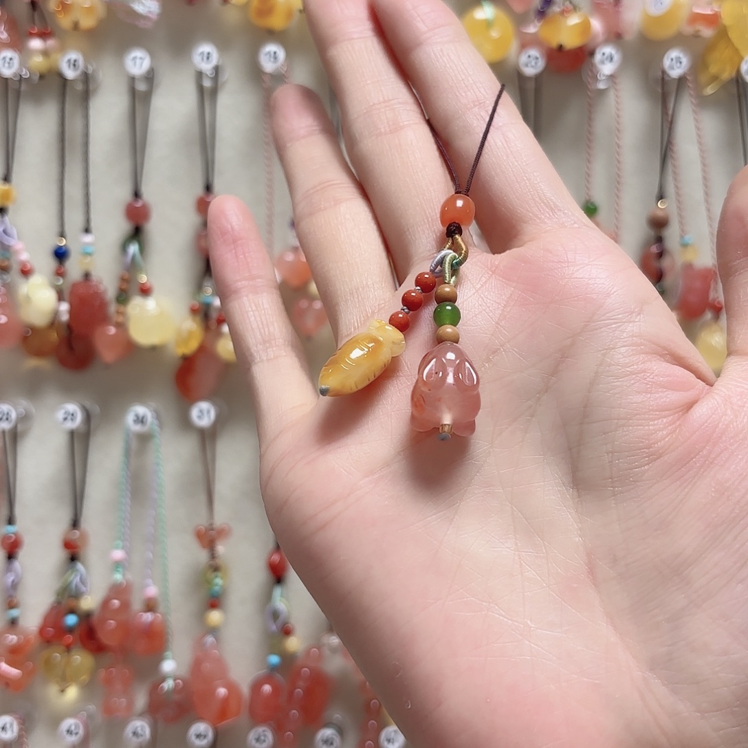 于****南红玛瑙未镶嵌吊坠(赠链)