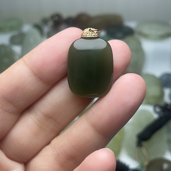 颈饰未镶嵌和田玉
