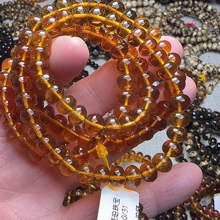 帅***j琥珀未镶嵌颈饰抚顺金珀8mm108