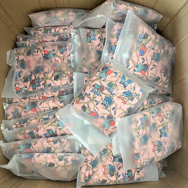 小华外贸粉色老鹰披肩发两个