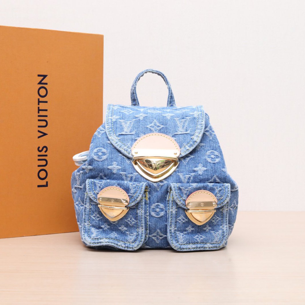 99新 LouisVuitton/路易威登  牛仔蓝 芯片 双肩包 P205437987