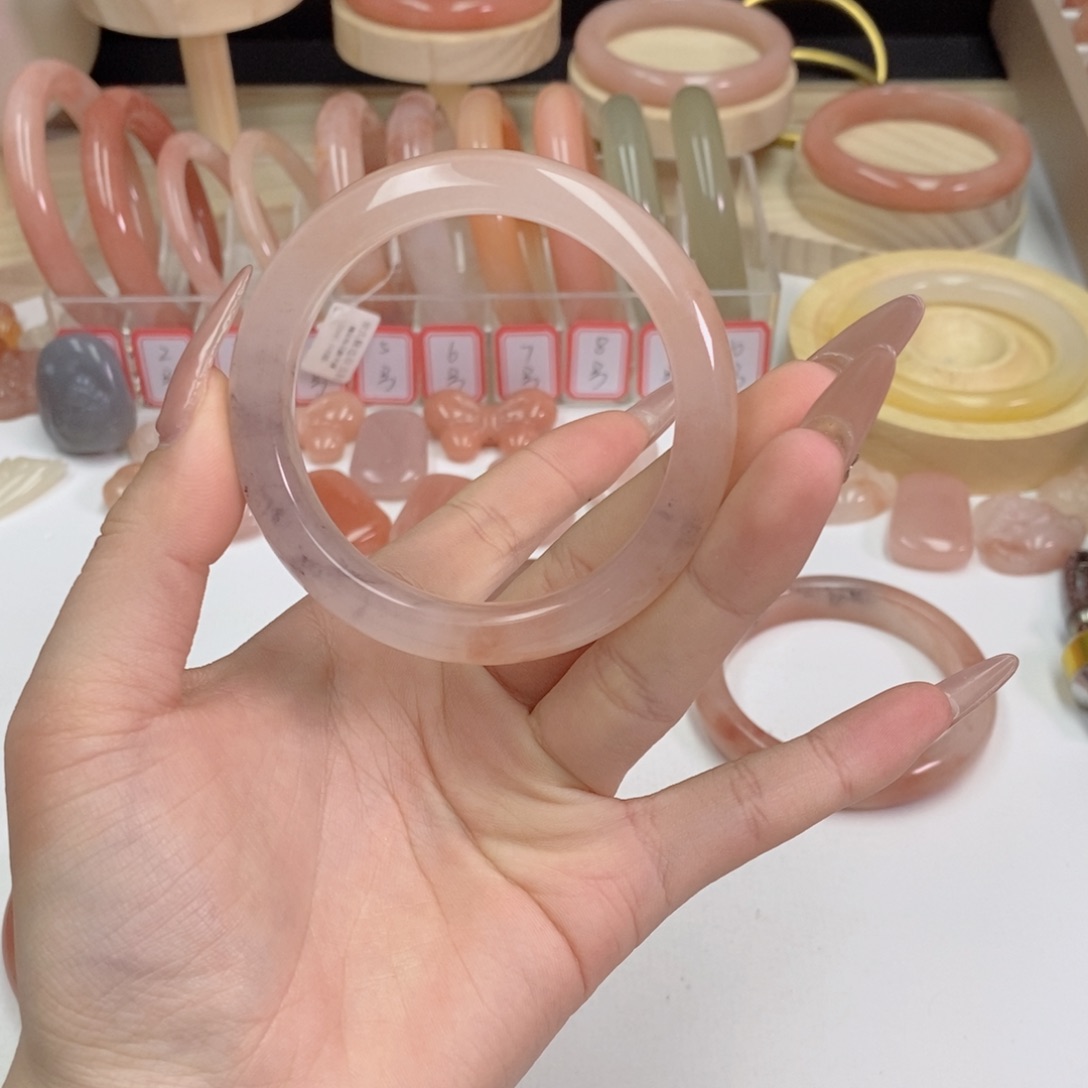 天***7石英质玉未镶嵌手镯