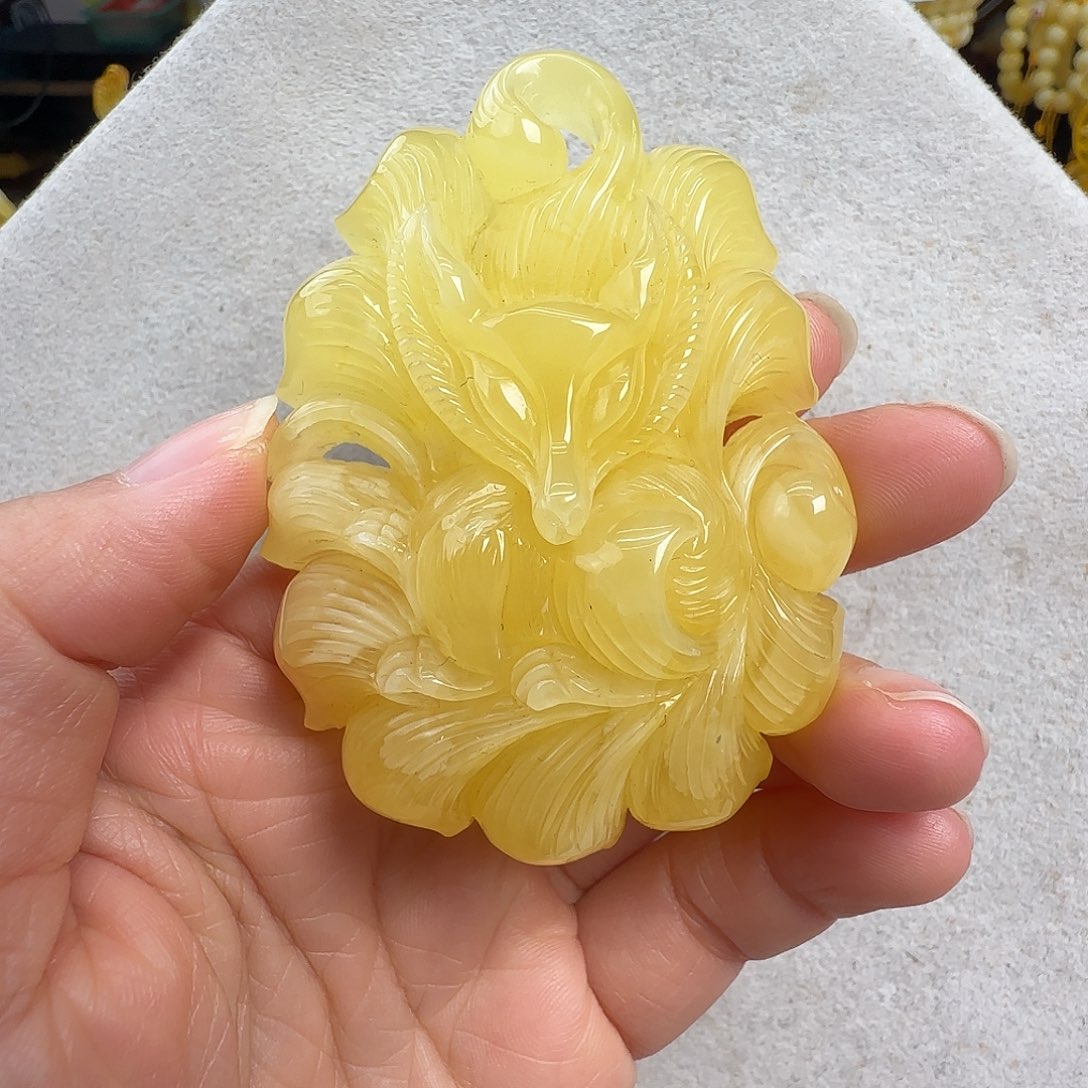 蜜蜡未镶嵌珠宝奇石