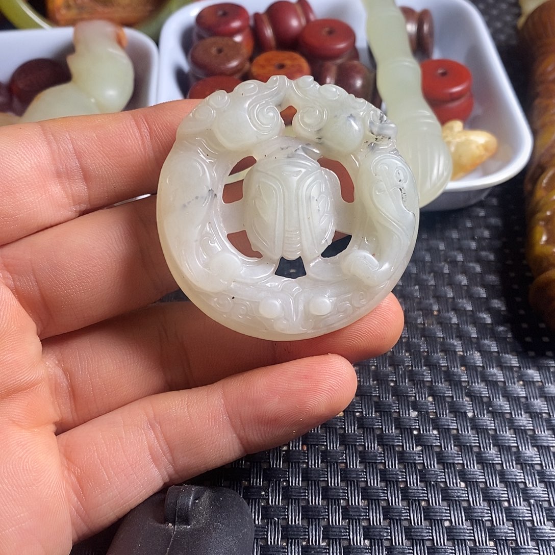 岫玉未镶嵌珠宝奇石